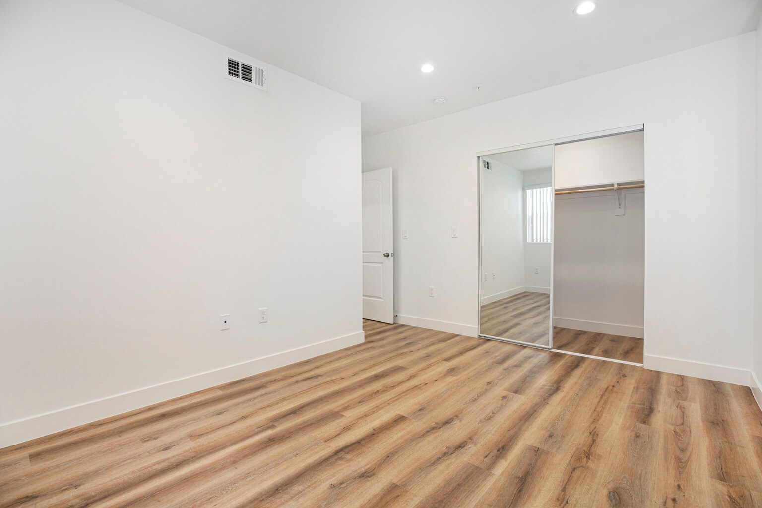 Building Photo - 5914 Tujunga Ave