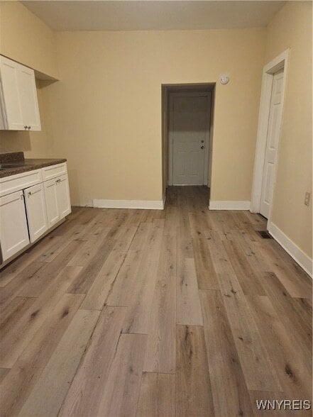 Building Photo - 24 Clay St