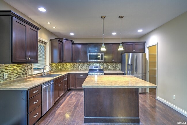 Building Photo - 2708 W Sesame St