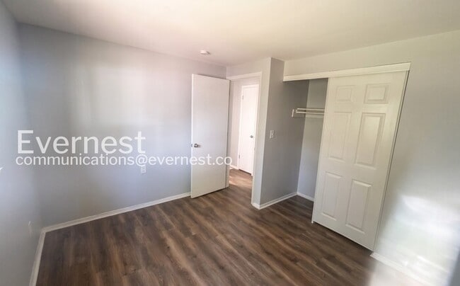 Building Photo - 5042 Bentler Dr