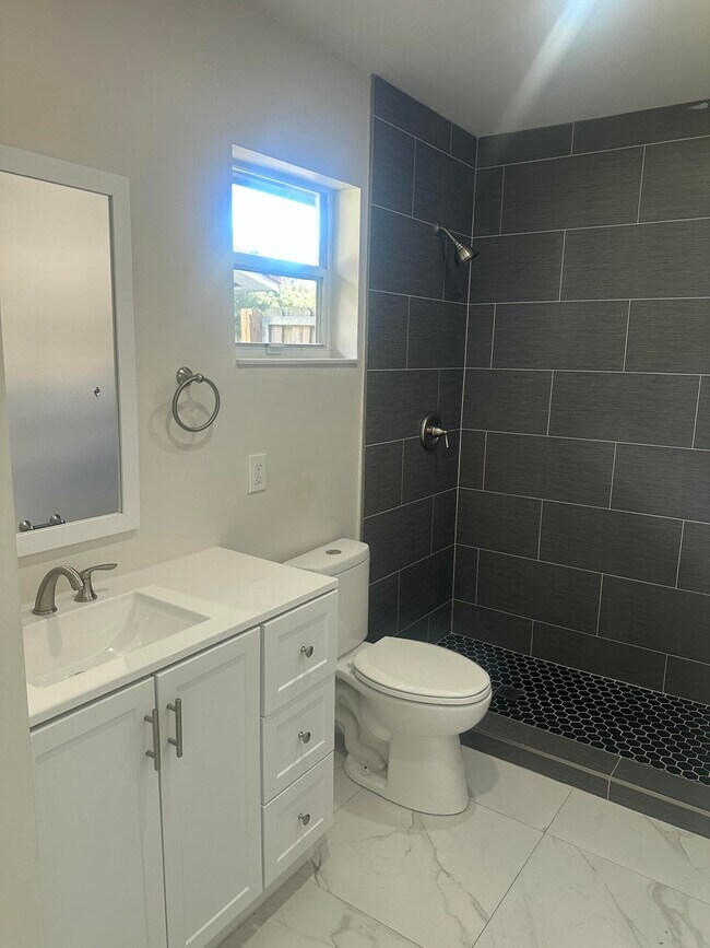 Building Photo - 1227 NW 6th Ave