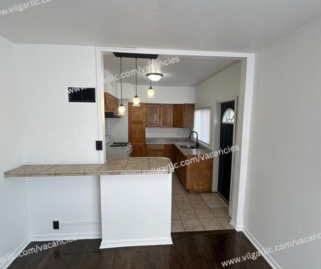 Building Photo - Newly Renovated 4 Bedroom • 2- Bathroom 3 story Home