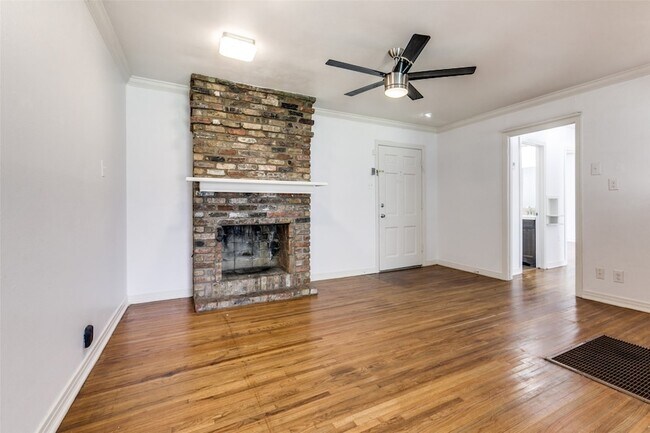 Building Photo - 2140 Montalba Ave