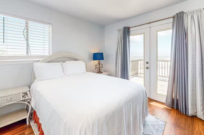 Building Photo - 5994 Beach Blvd