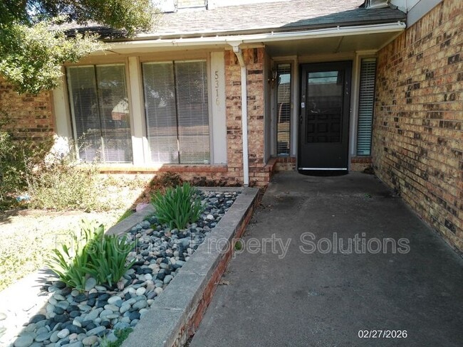 Building Photo - 5316 NW 111th Terrace