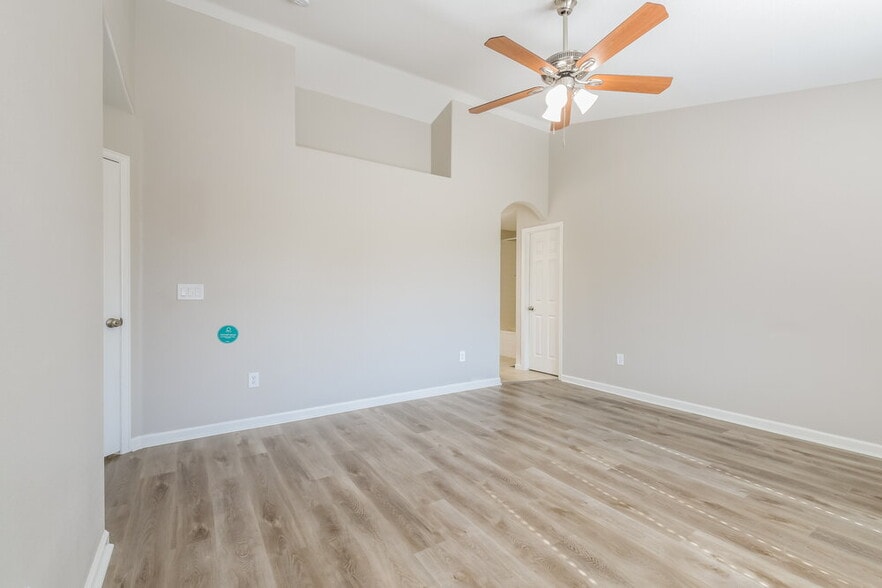 Building Photo - 19452 E Hamilton Pl