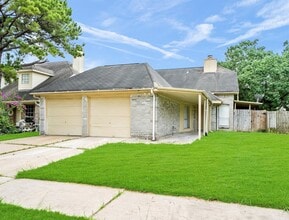 Building Photo - 10906 Canarywood Dr