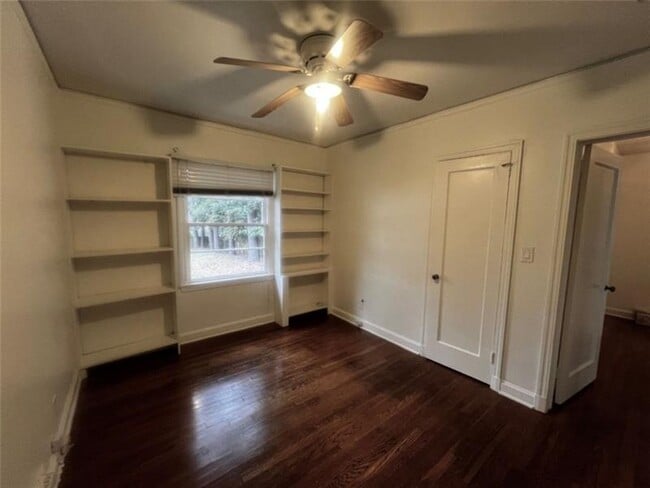 Building Photo - 977 Lindridge Way NE