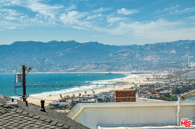 Building Photo - 224 Sunridge St