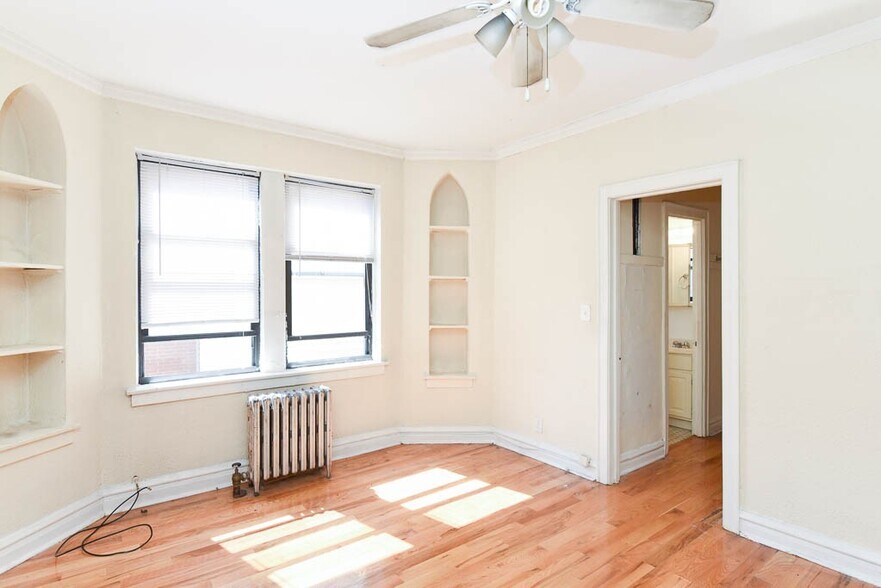Building Photo - 4838 N Damen Ave
