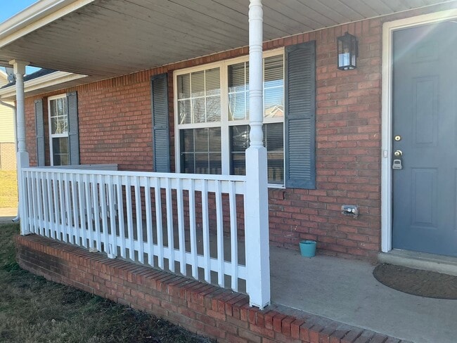 Building Photo - 1006 Bobcat Dr