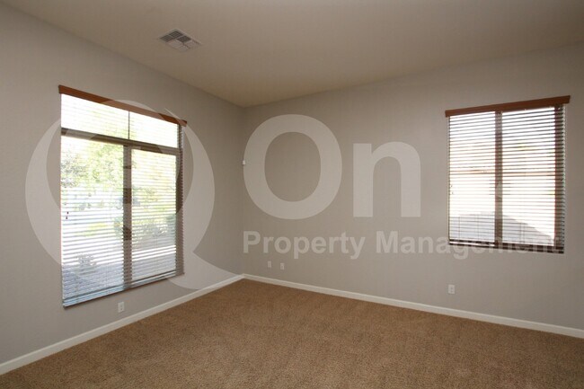 Building Photo - 1161 E Furness Dr