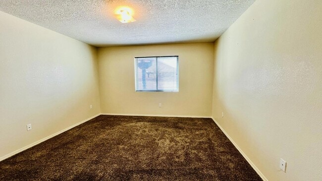 Building Photo - 5600 Mesa Ridge Rd NW