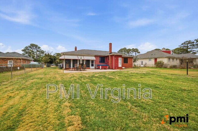 Building Photo - 2707 Martone Rd