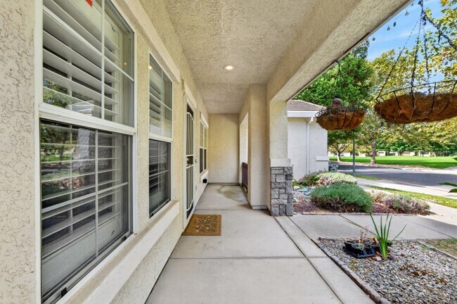Building Photo - 1647 Gateway Dr