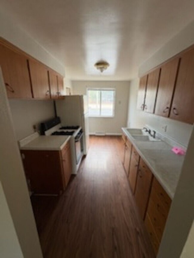 Building Photo - 2902 N Rockwood Dr