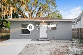 Building Photo - 4 Bedroom Pet-Friendly Home in Tampa, FL with Main Street Renewal
