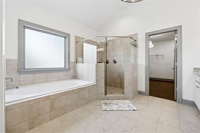 Building Photo - 4530 Point Rock Dr