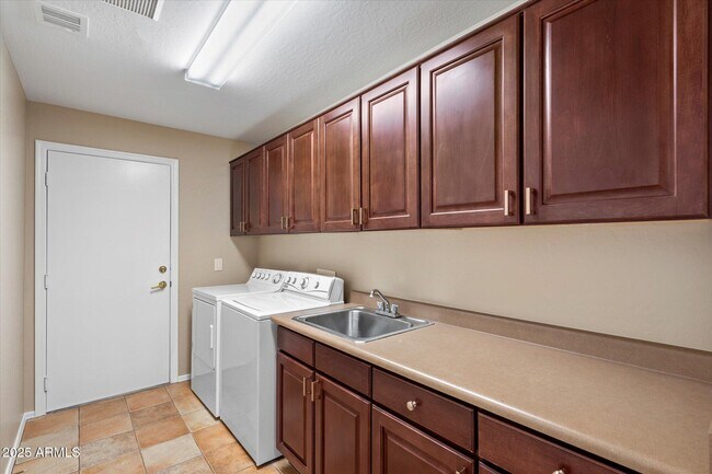 Building Photo - 19700 N 76th St