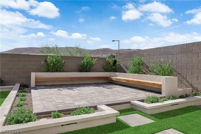 Building Photo - 10663 Stone Ledge Ave