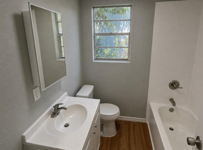 Building Photo - 837 Lafayette Ln