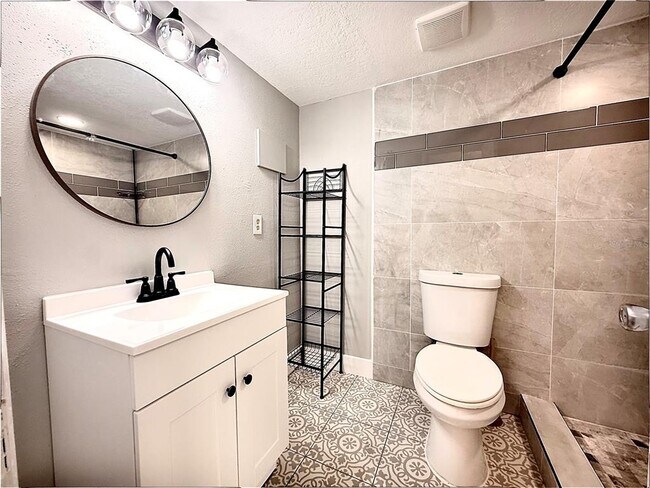 Building Photo - 133 Oyster Bay Cir