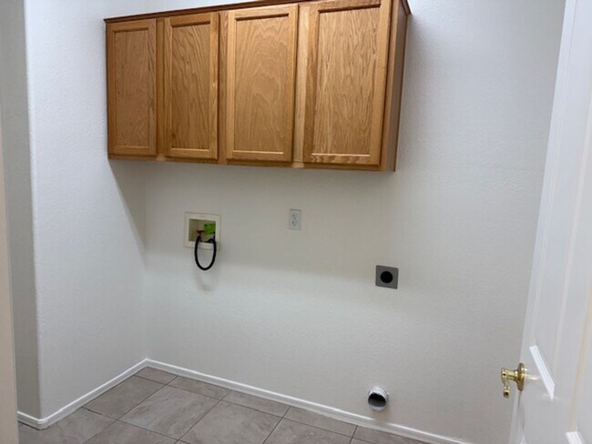 Building Photo - Flag Homes - 013