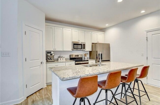 Building Photo - 1243 Jadens Way