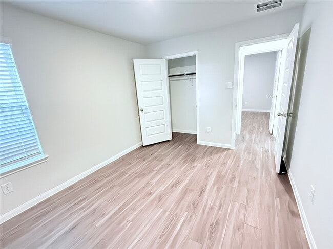 Building Photo - 2349 Mooneye Ct