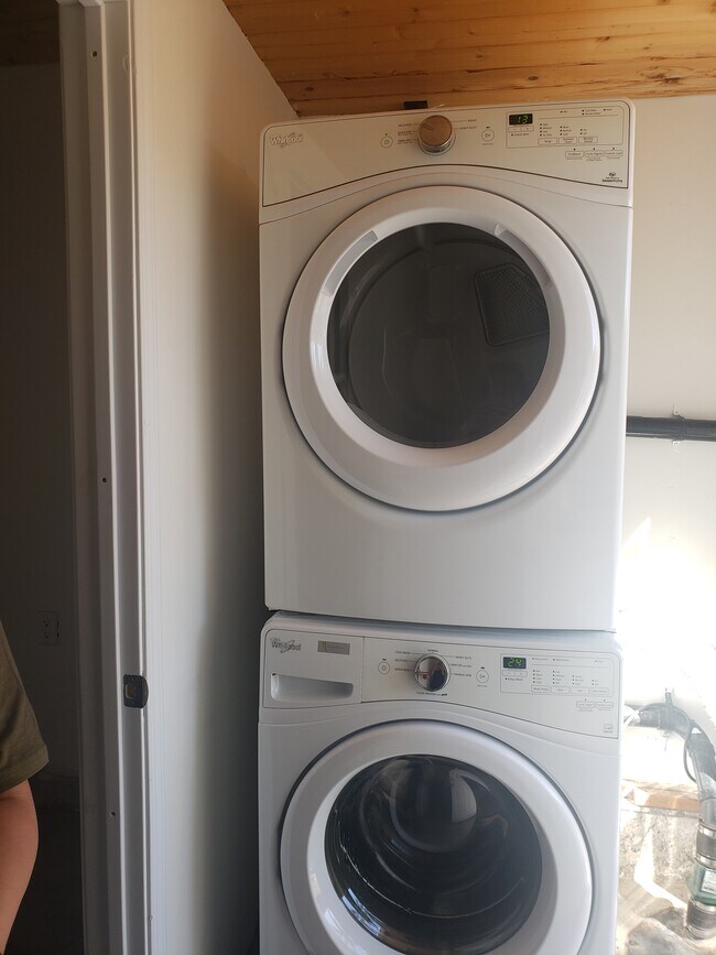 Building Photo - 17832 Rhoda St