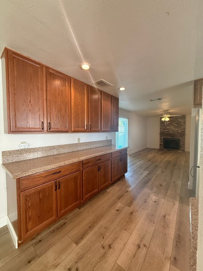 Building Photo - Charming Home for Rent in Montebello Vista Subdivision