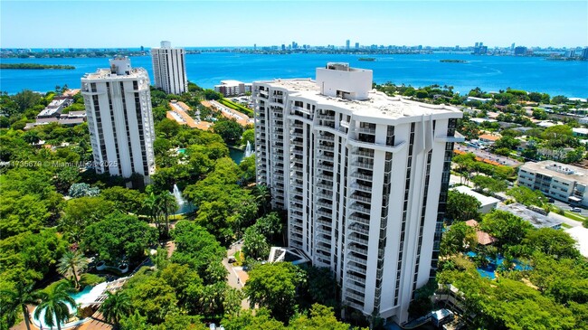 Building Photo - 1000 Quayside Terrace