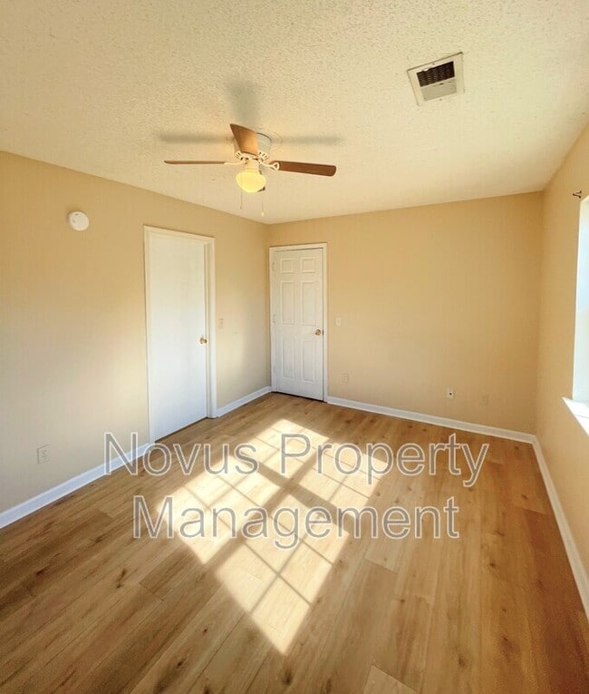 Building Photo - 100 Chalfont Cir