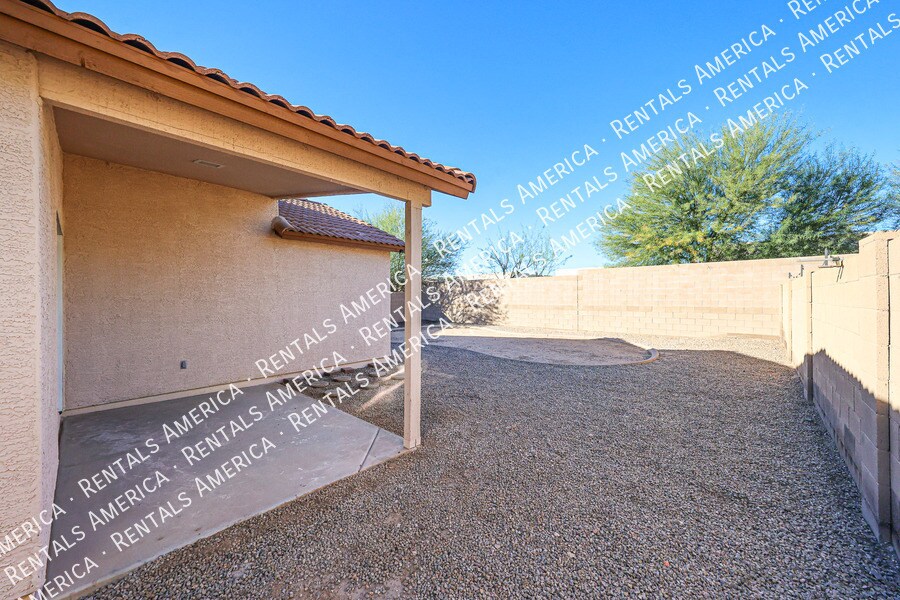 Building Photo - 138 N 153rd Ave