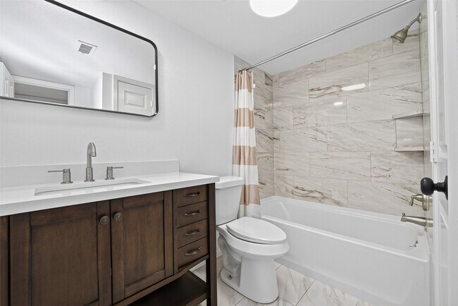 Building Photo - 5929 Queensloch Dr