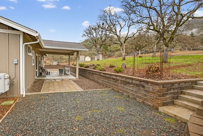 Building Photo - 860 Humbug Creek Rd