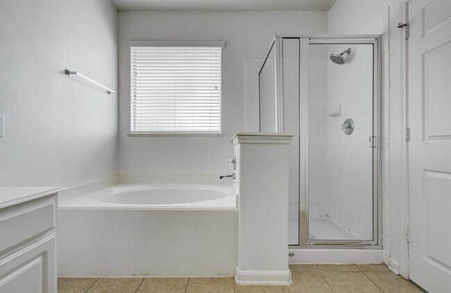 Building Photo - 7547 Oakwood Canyon Dr