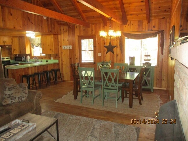 Building Photo - 622 S Cotton Tail Dr