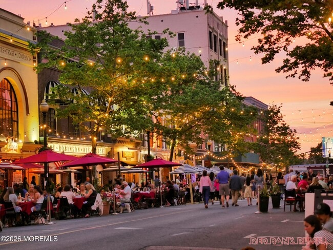 Building Photo - 21 Washington St