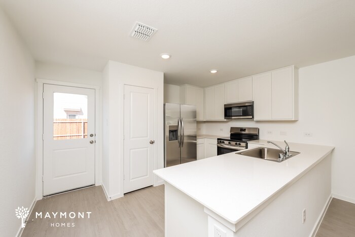 Building Photo - 1263 Maple St