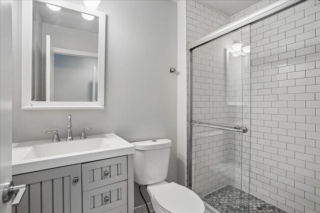 Building Photo - RAZDCPROPERTIES TRUST