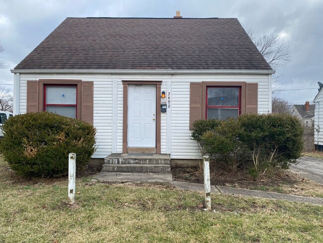 Primary Photo - Three bedroom home close to 71 and Weber Rd