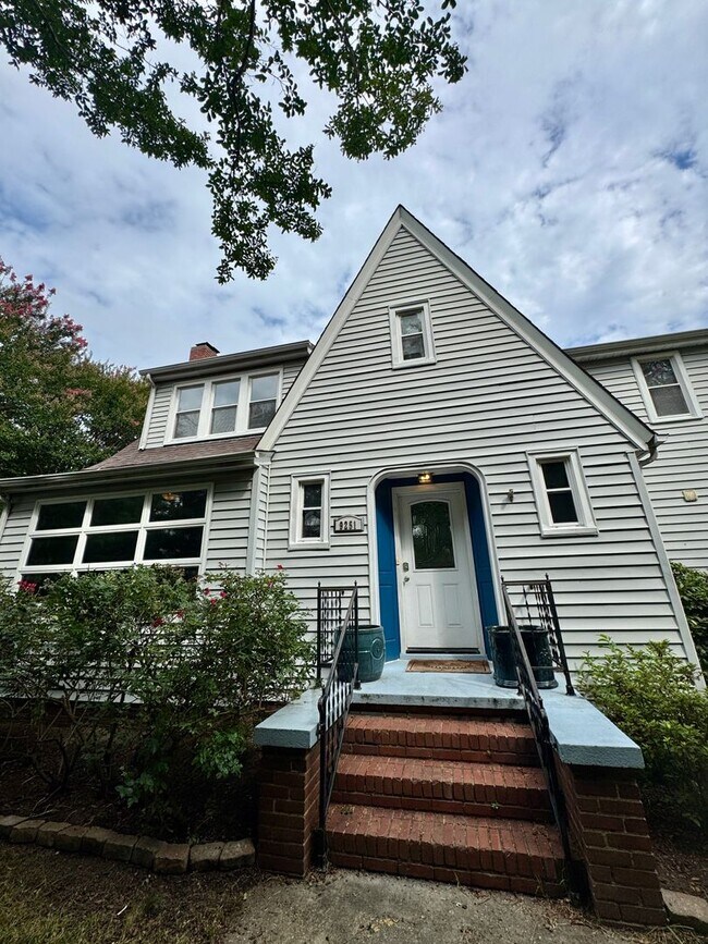 Building Photo - 9251 Atwood Ave