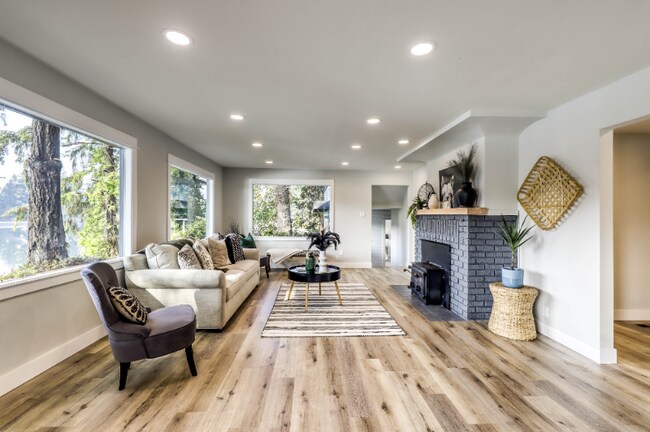 Building Photo - 1525 S Marine Dr