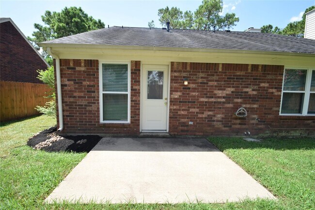 Building Photo - 18010 Golden Ridge Dr