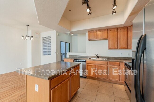 Building Photo - 2401 E Rio Salado Pkwy