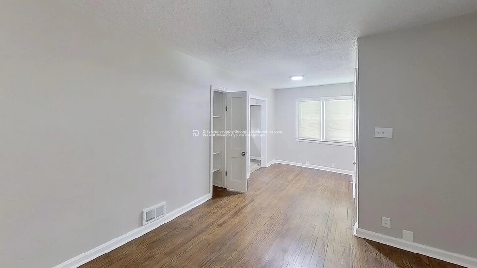 Building Photo - 4425 S Cottage Ave