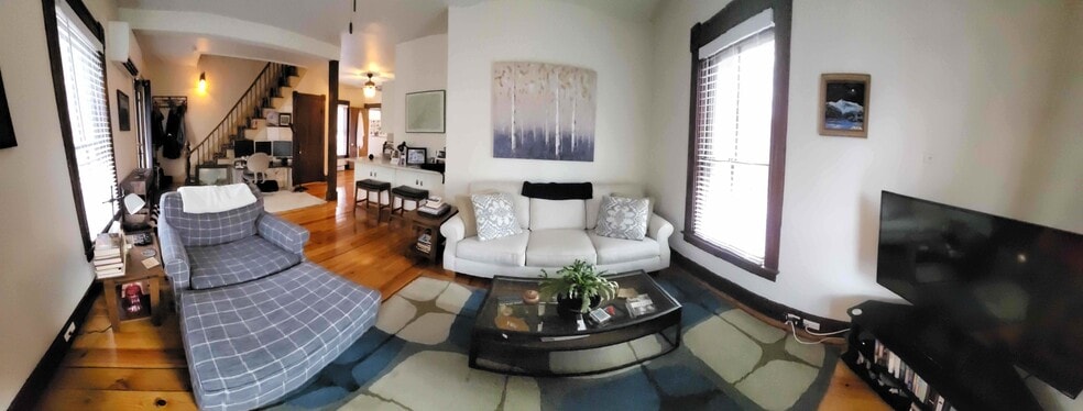 Living Room - 25 Beech St
