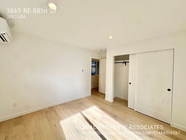 Building Photo - 3849 NE 88th St