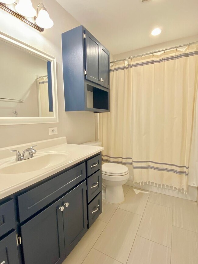 Building Photo - Gorgeous Remodeled Edmond 3 Bed 2 Bath